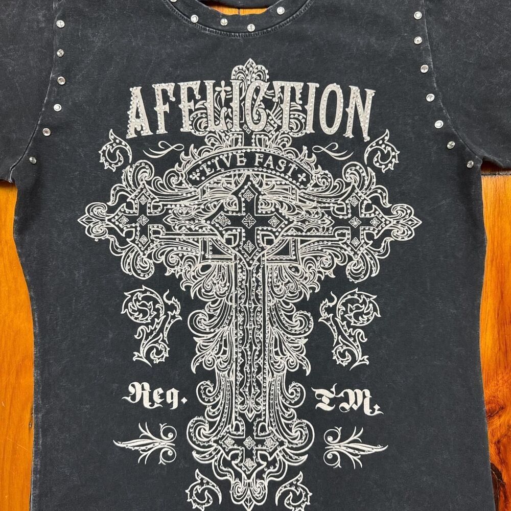 Affliction Women's Black and Grey T-shirt